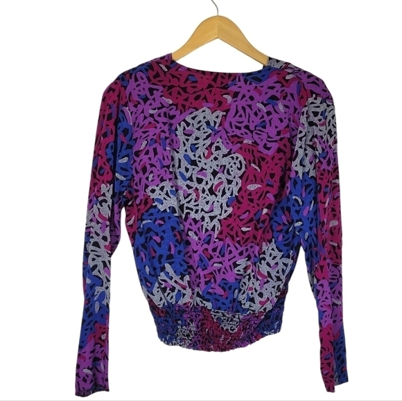 VINTAGE Abstract Pattern Wrap Top - Picture 2 of 10